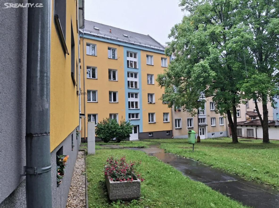 Prostorný byt 4+1 v centru – Náhled 2